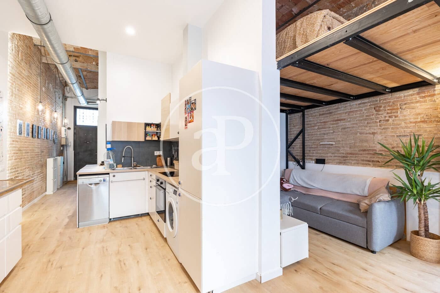 2 bedroom Apartment for sale in Barcelona city - € 350,000 (Ref: 9719907)