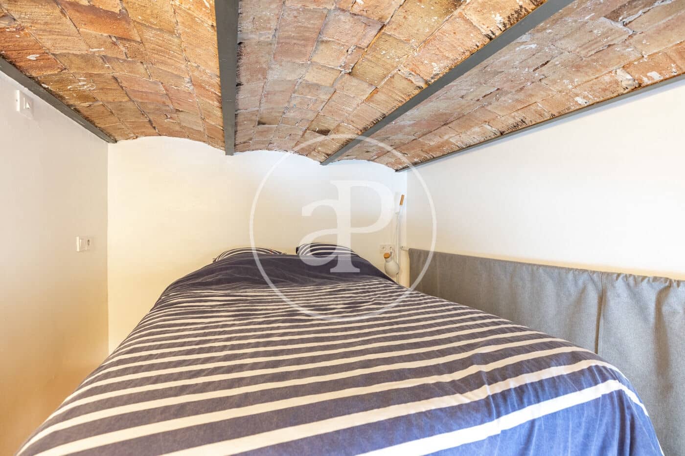 2 bedroom Apartment for sale in Barcelona city - € 350,000 (Ref: 9719907)