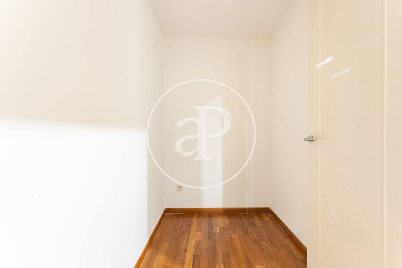 Appartement de 3 chambres à louer à Barcelone ville - 2 100 € (Ref: 9719908)