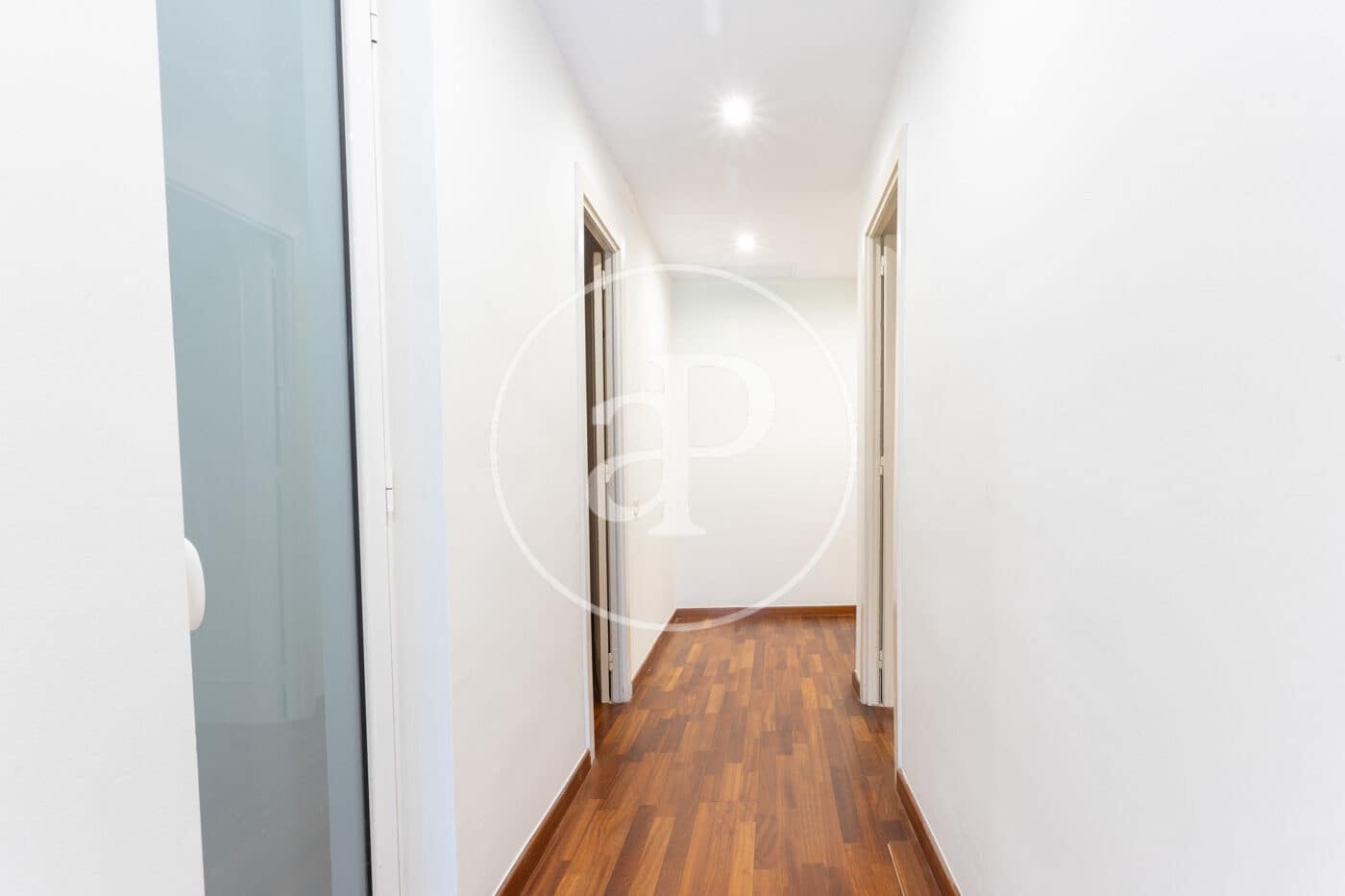 Appartement de 3 chambres à louer à Barcelone ville - 2 100 € (Ref: 9719908)