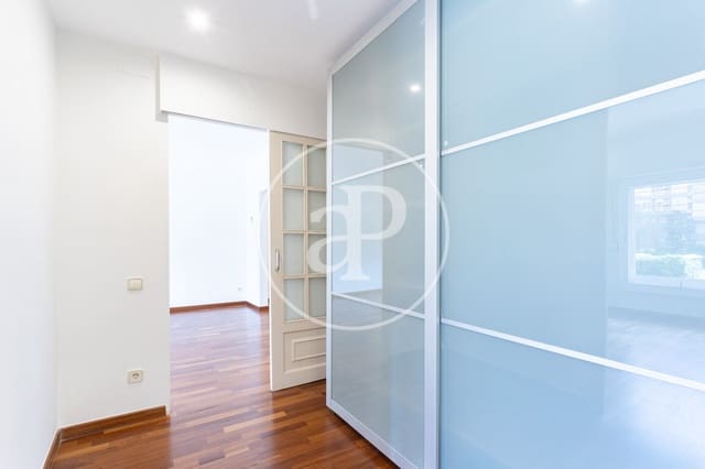 Appartement de 3 chambres à louer à Sarrià, Barcelone ville - 2 100 € (Ref: 9719908)