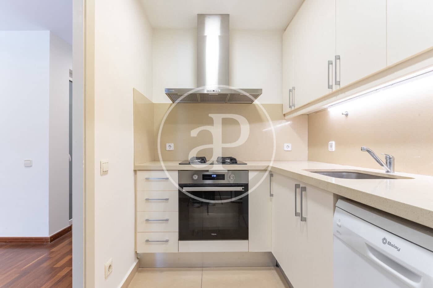 Appartement de 3 chambres à louer à Barcelone ville - 2 100 € (Ref: 9719908)