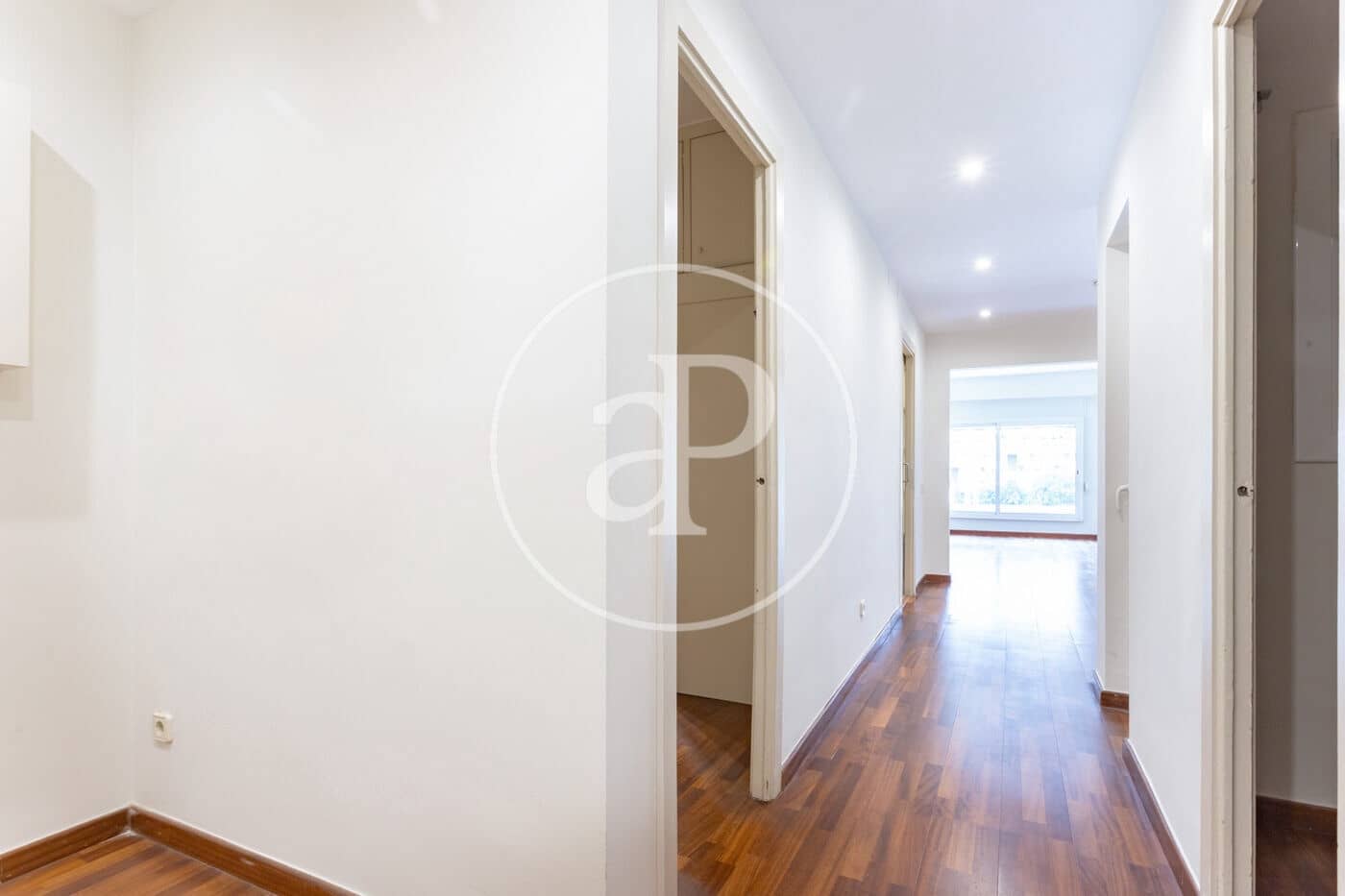 Appartement de 3 chambres à louer à Barcelone ville - 2 100 € (Ref: 9719908)