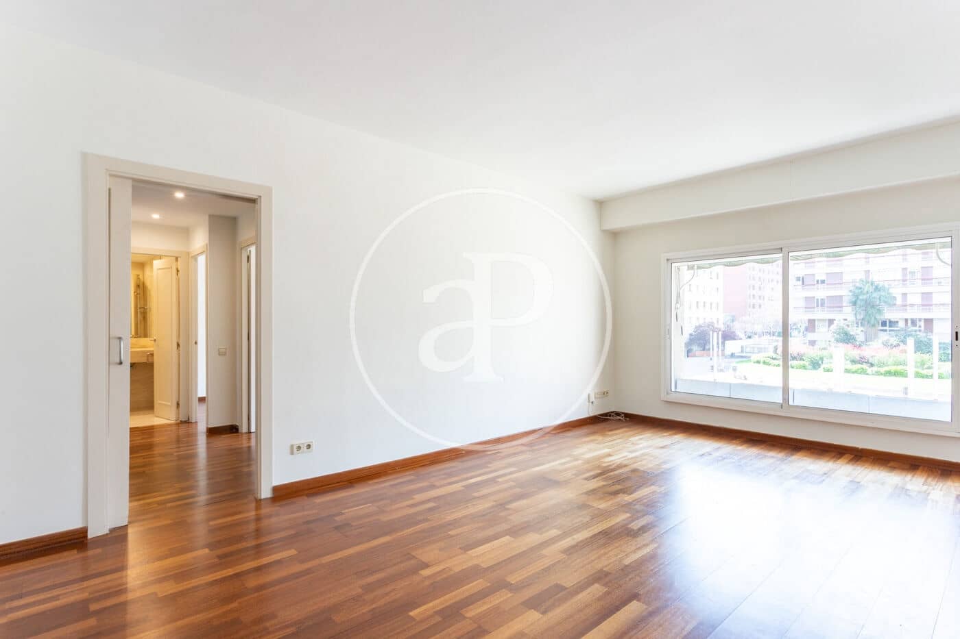 Appartement de 3 chambres à louer à Barcelone ville - 2 100 € (Ref: 9719908)