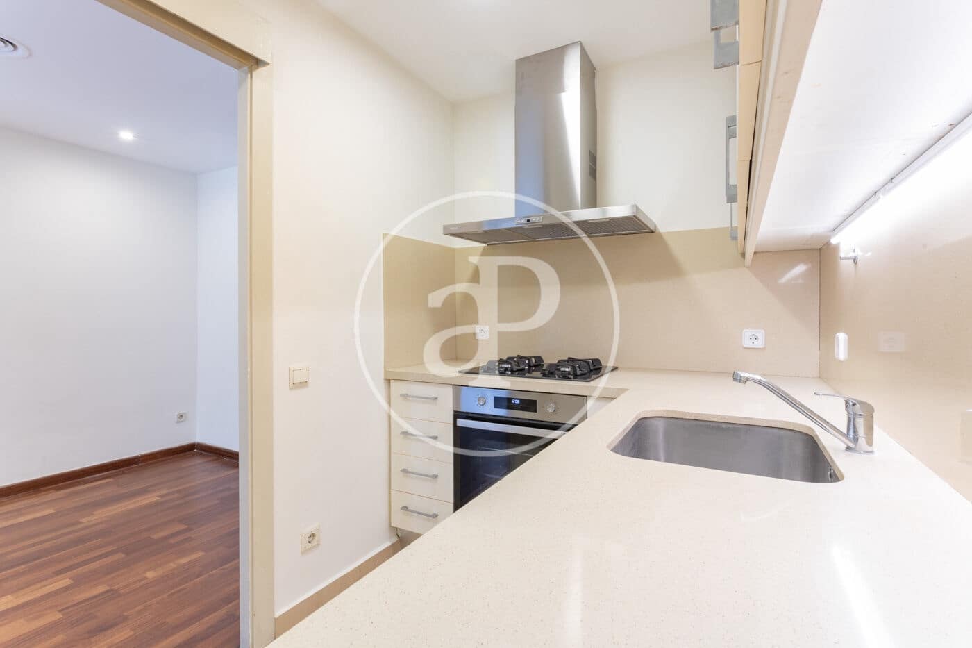 Appartement de 3 chambres à louer à Barcelone ville - 2 100 € (Ref: 9719908)