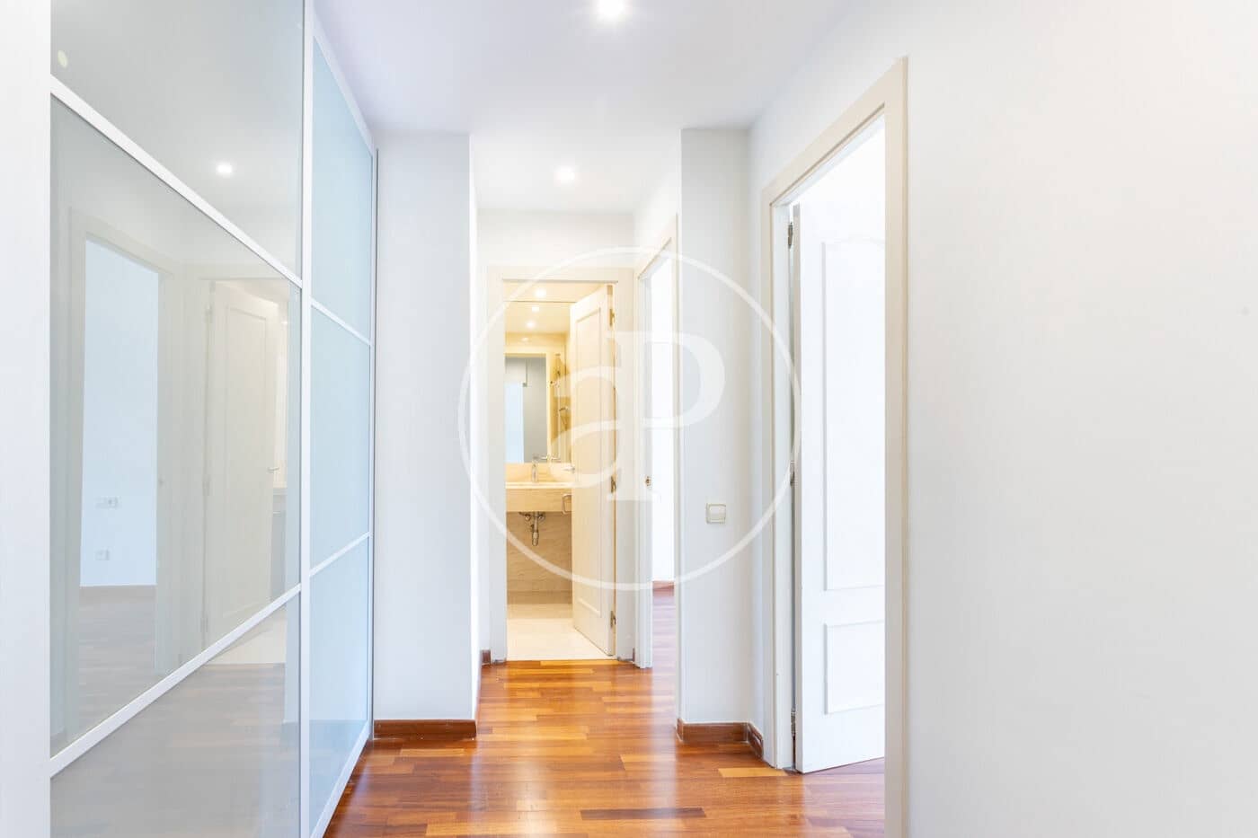 Appartement de 3 chambres à louer à Barcelone ville - 2 100 € (Ref: 9719908)