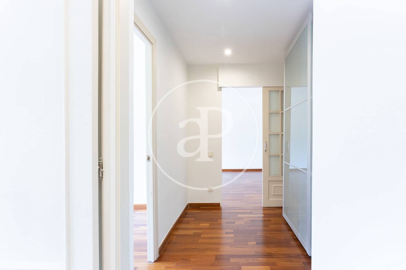 Appartement de 3 chambres à louer à Barcelone ville - 2 100 € (Ref: 9719908)