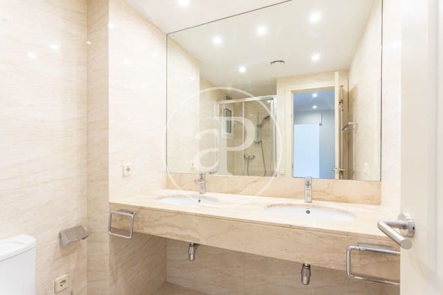 Appartement de 3 chambres à louer à Sarrià, Barcelone ville - 2 100 € (Ref: 9719908)