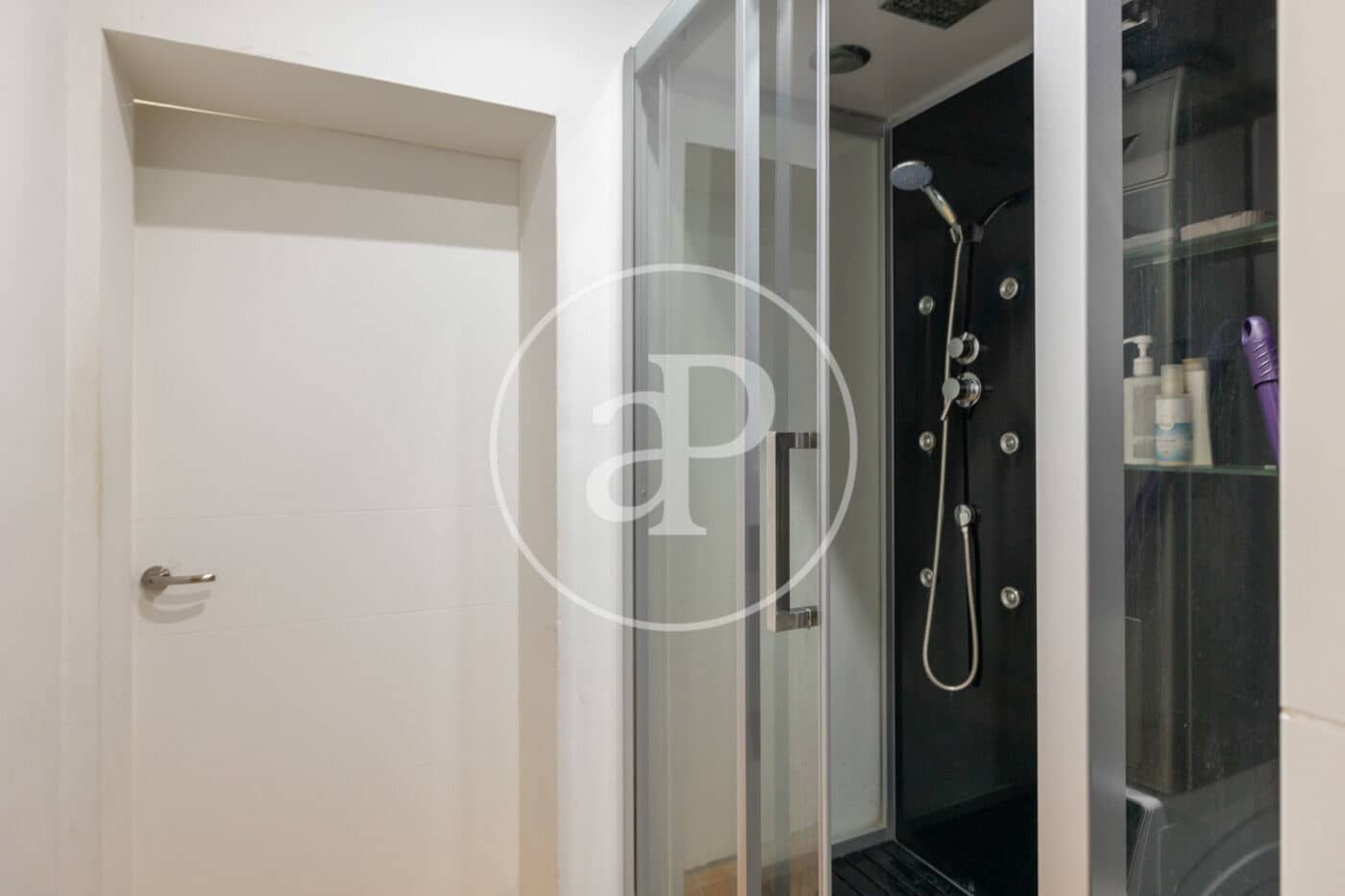 2 bedroom Apartment for sale in Barcelona city - € 570,000 (Ref: 9721681)