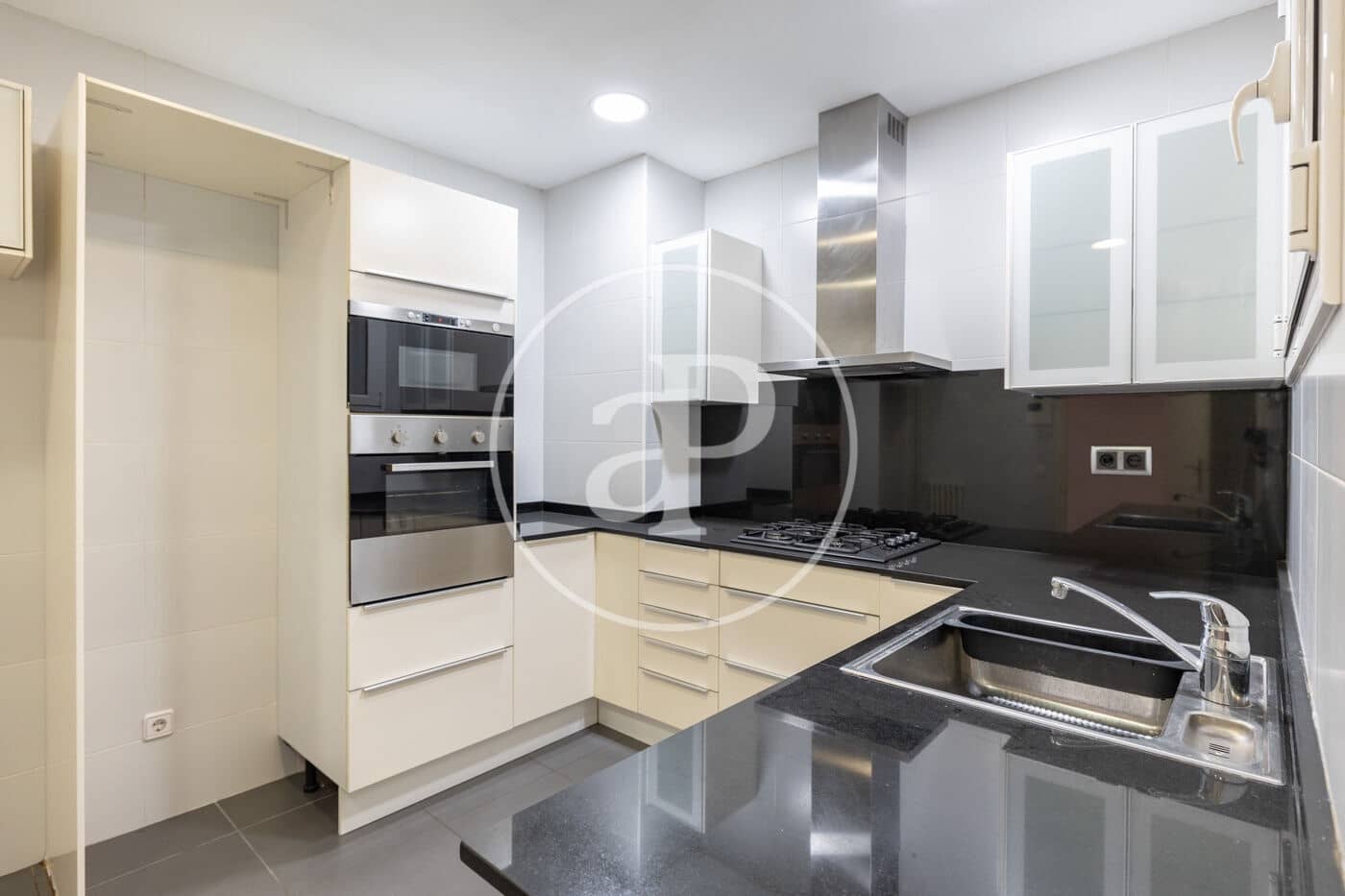 4 chambre Appartement à vendre à Barcelone ville - 840 000 € (Ref: 9721682)