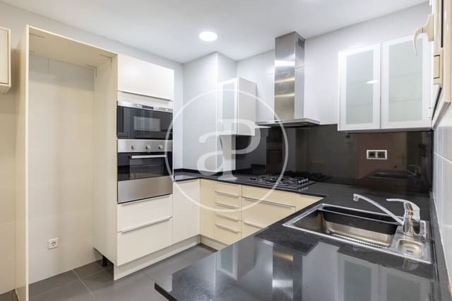 4 Zimmer Apartment zu verkaufen in La Dreta de L'Eixample, Barcelona Stadt - 840.000 € (Ref: 9721682)
