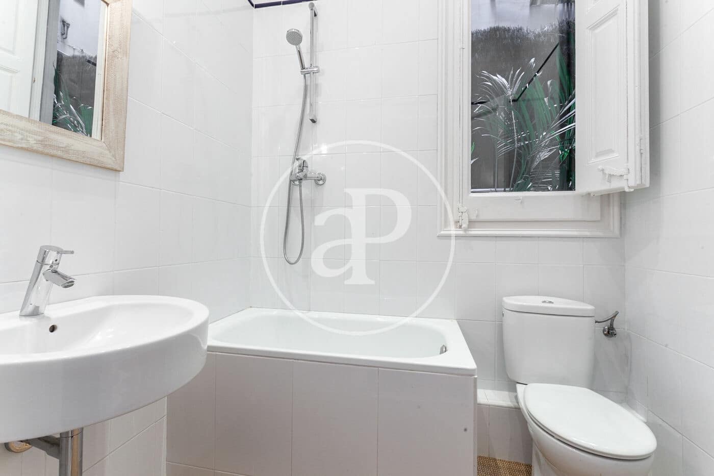 Apartamento de 2 habitaciones en Barcelona ciudad en alquiler - 2.500 € (Ref: 9726630)