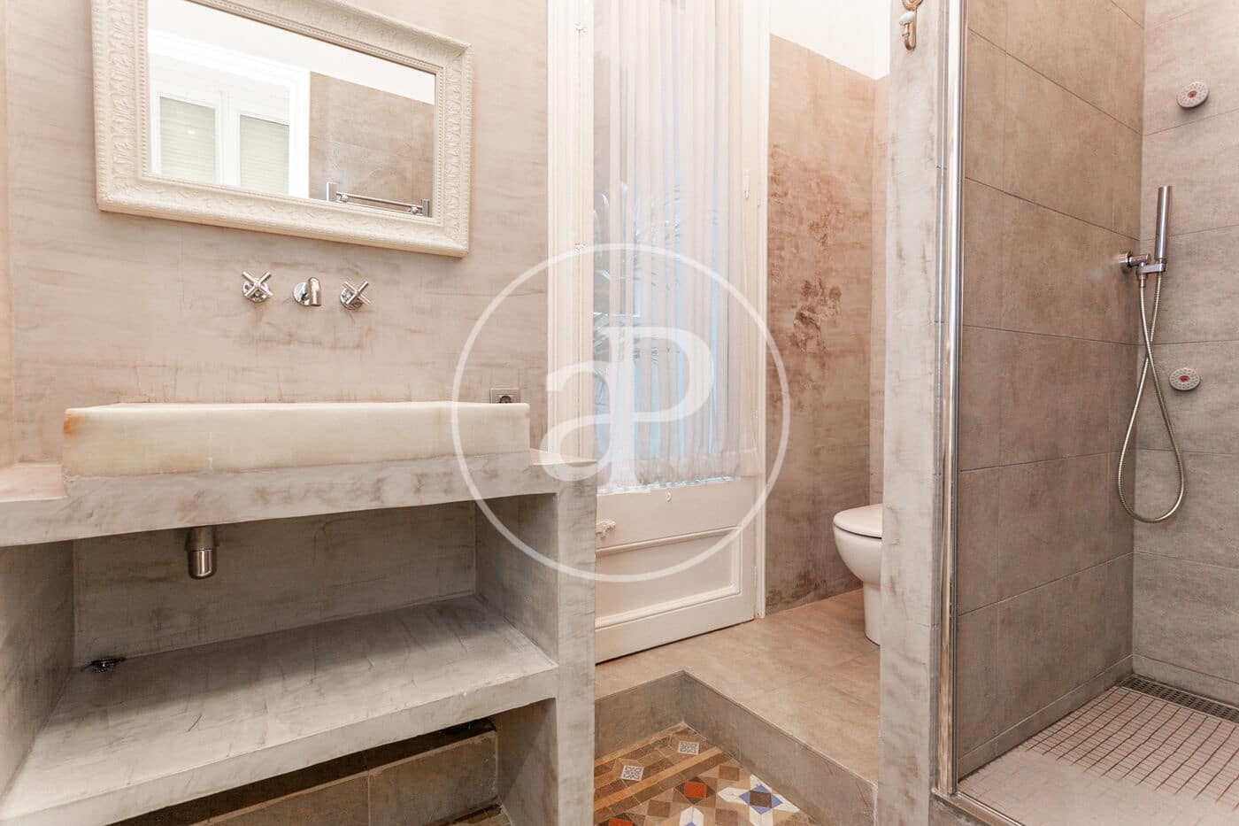 Apartamento de 2 habitaciones en Barcelona ciudad en alquiler - 2.500 € (Ref: 9726630)