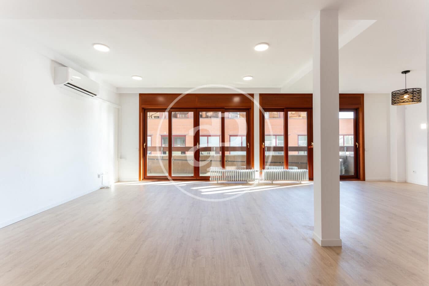 Appartement de 4 chambres à louer à Barcelone ville - 4 000 € (Ref: 9732083)