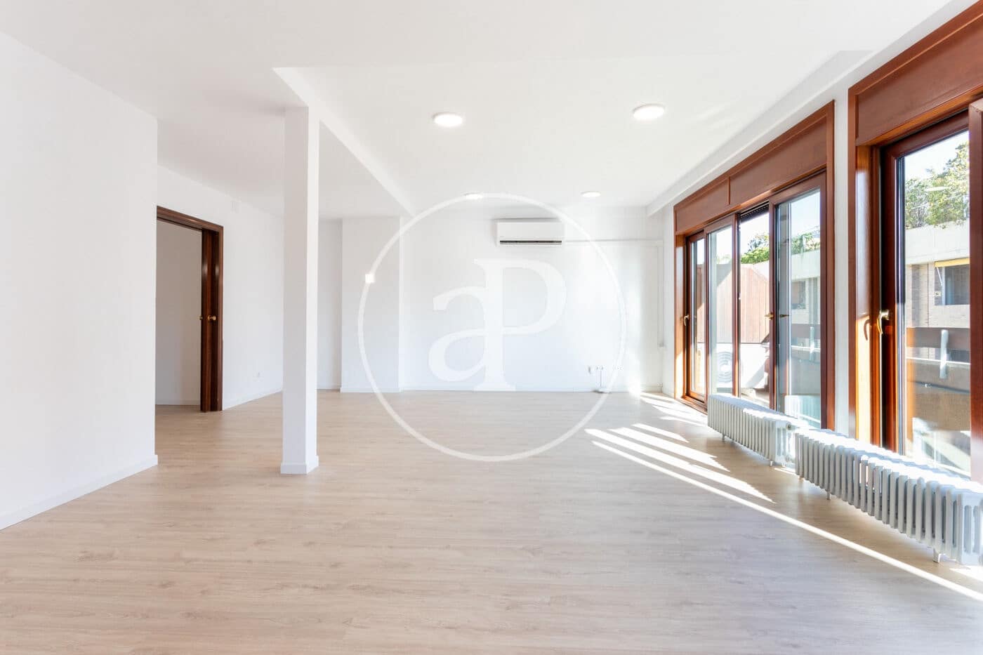 Appartement de 4 chambres à louer à Barcelone ville - 4 000 € (Ref: 9732083)