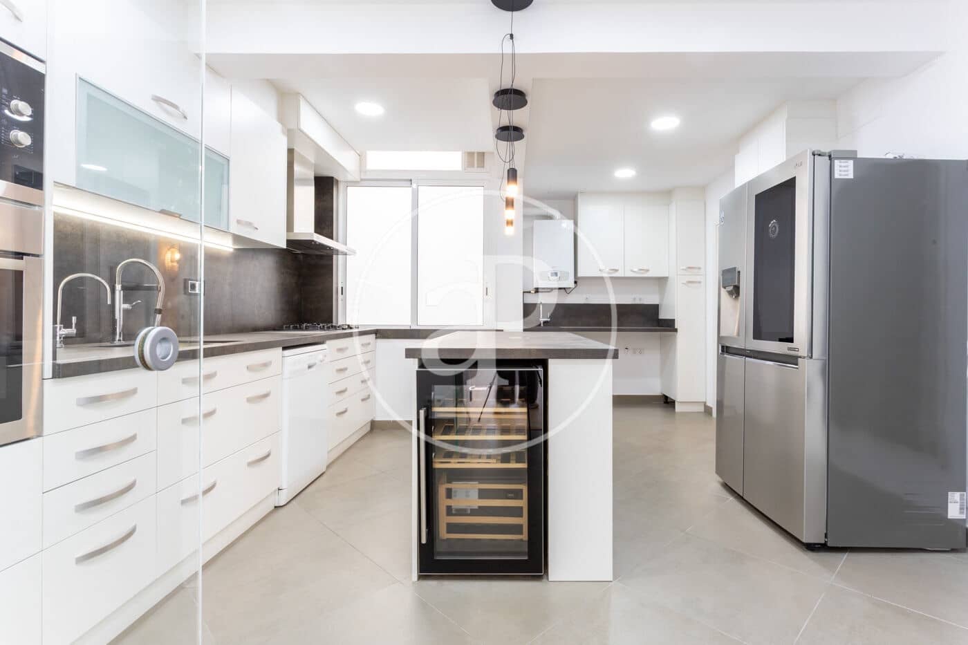 Appartement de 4 chambres à louer à Barcelone ville - 4 000 € (Ref: 9732083)