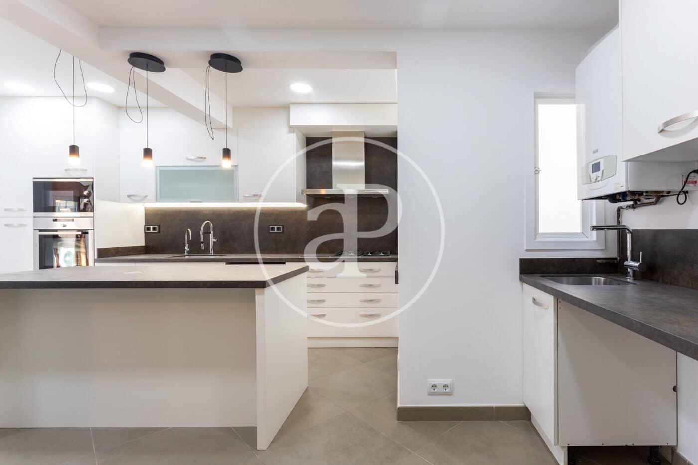 Appartement de 4 chambres à louer à Barcelone ville - 4 000 € (Ref: 9732083)