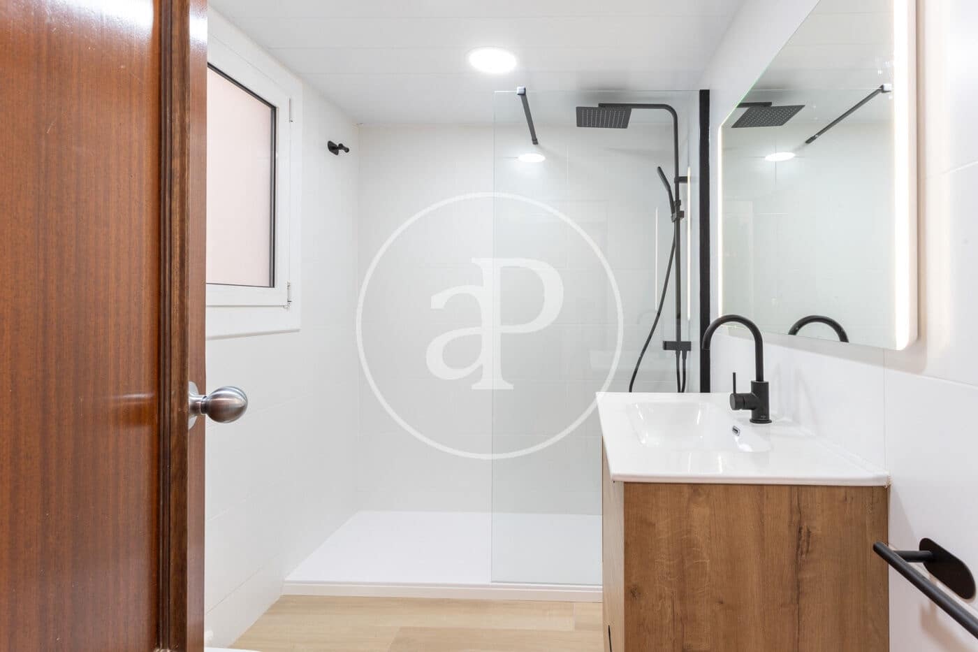 Appartement de 4 chambres à louer à Barcelone ville - 4 000 € (Ref: 9732083)