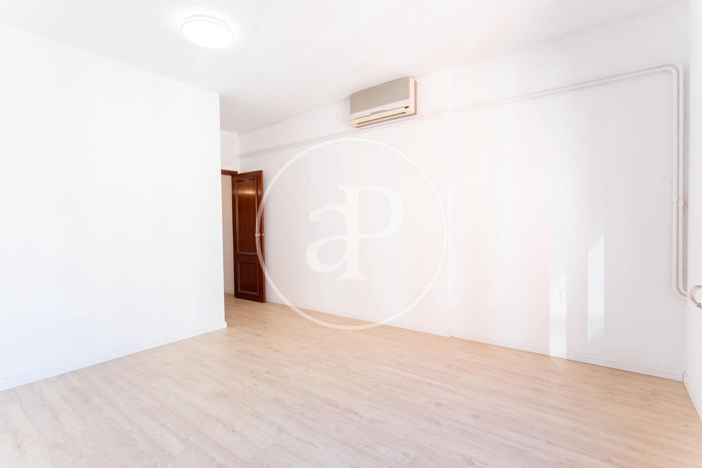 Appartement de 4 chambres à louer à Barcelone ville - 4 000 € (Ref: 9732083)