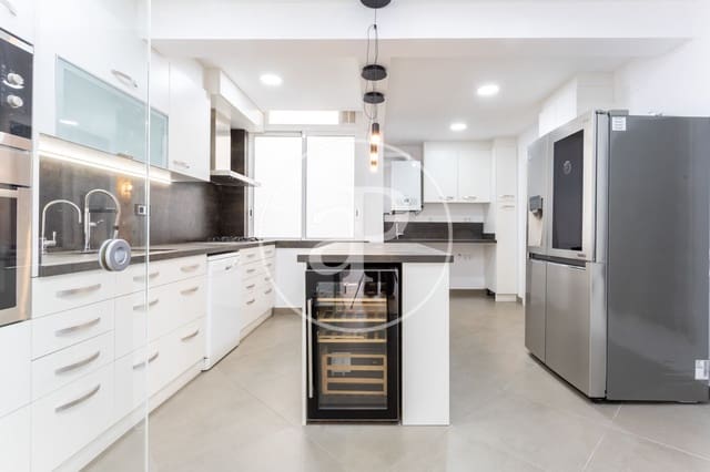 4 bedroom Apartment for rent in Sant Gervasi - Galvany, Barcelona city - € 4,000 (Ref: 9732083)