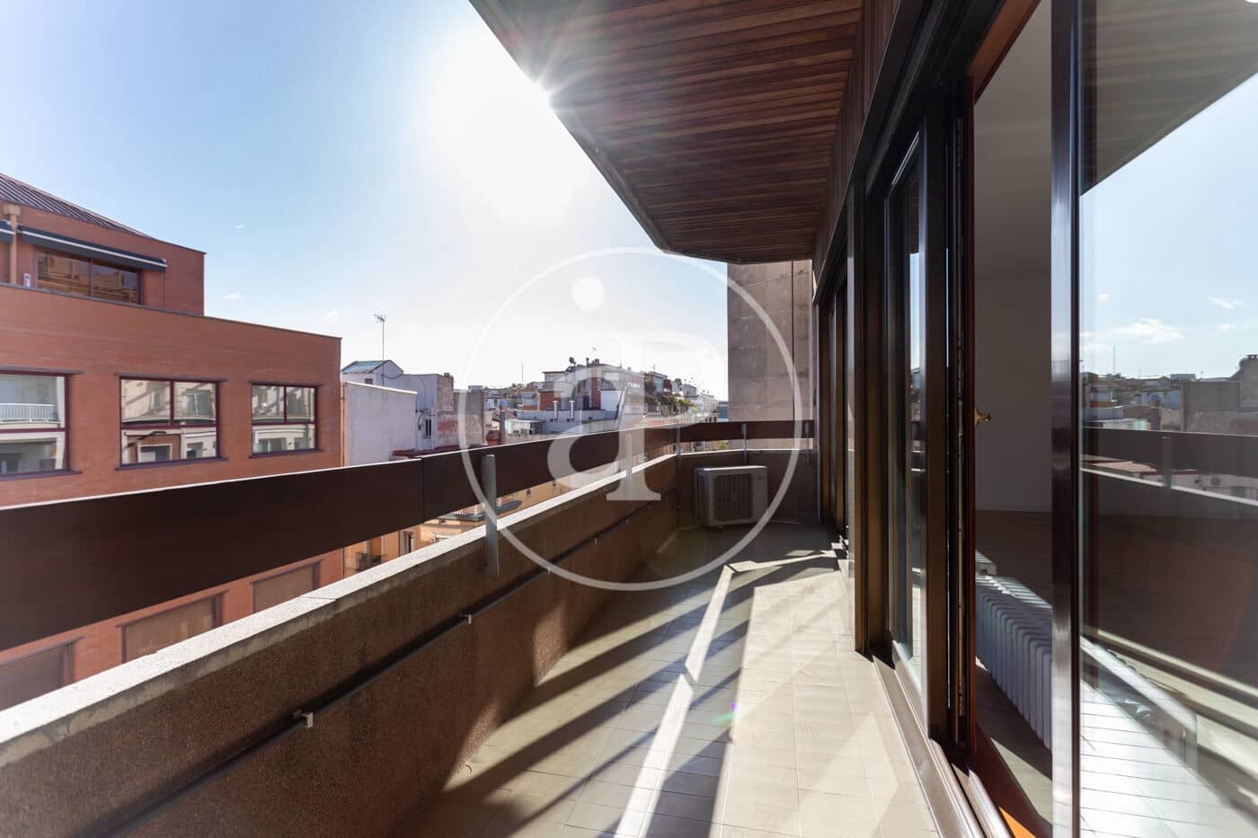 Appartement de 4 chambres à louer à Barcelone ville - 4 000 € (Ref: 9732083)