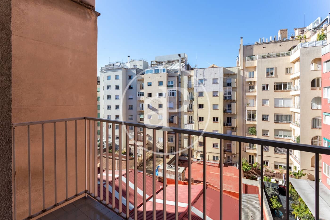 Appartement de 4 chambres à louer à Barcelone ville - 4 000 € (Ref: 9732083)
