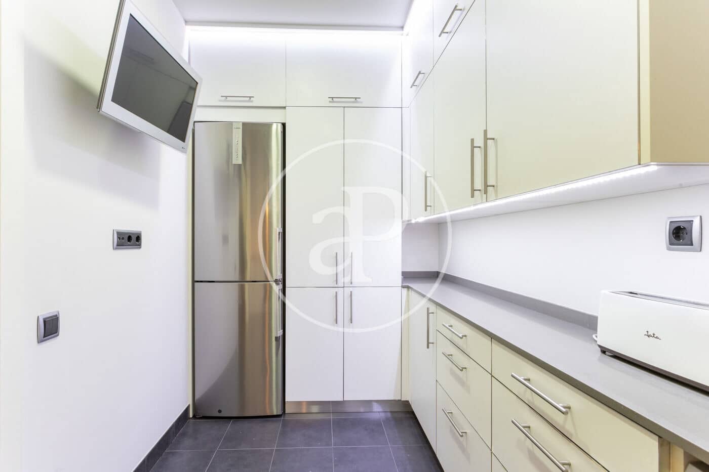 2 bedroom Apartment for rent in Barcelona city - € 2,600 (Ref: 9732084)