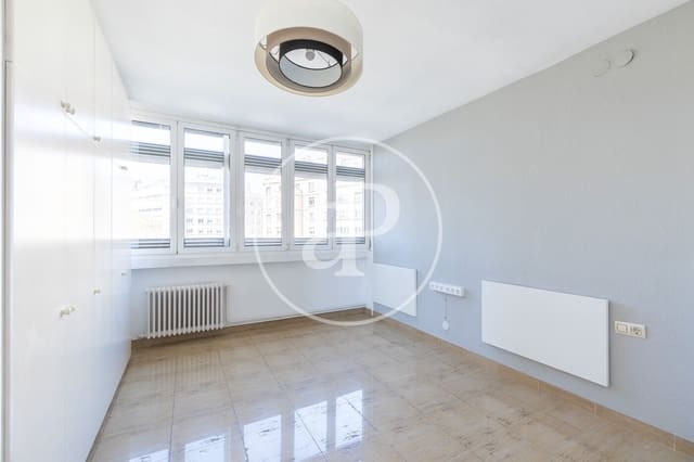 4 sovrum Lägenhet till salu i L'Antiga Esquerra de L'Eixample, Barcelona stad - 750 000 € (Ref: 9732085)