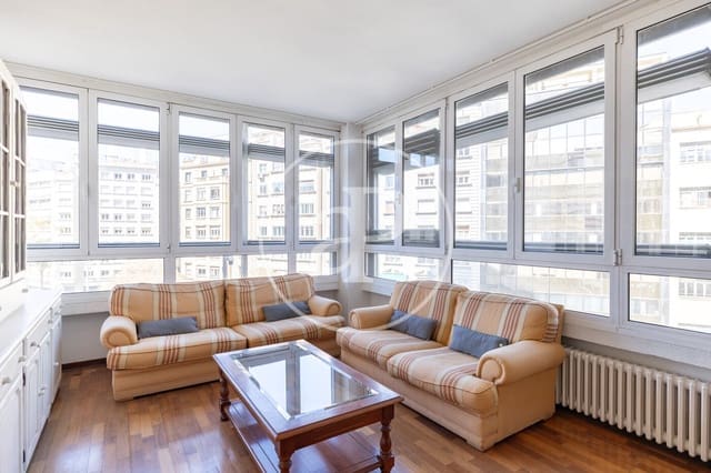 4 sovrum Lägenhet till salu i L'Antiga Esquerra de L'Eixample, Barcelona stad - 750 000 € (Ref: 9732085)