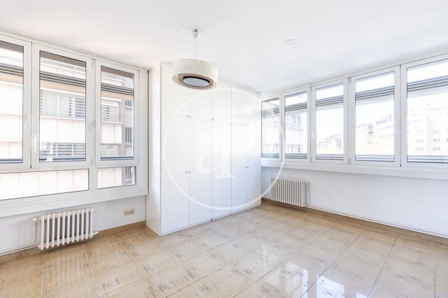 4 sovrum Lägenhet till salu i L'Antiga Esquerra de L'Eixample, Barcelona stad - 750 000 € (Ref: 9732085)