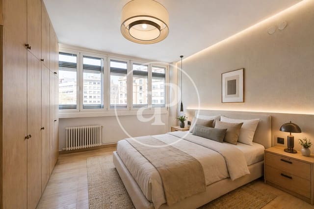 4 soverom Leilighet til salgs i L'Antiga Esquerra de L'Eixample, Barcelona by - € 750 000 (Ref: 9732085)