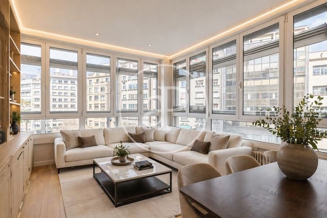 4 soverom Leilighet til salgs i L'Antiga Esquerra de L'Eixample, Barcelona by - € 750 000 (Ref: 9732085)