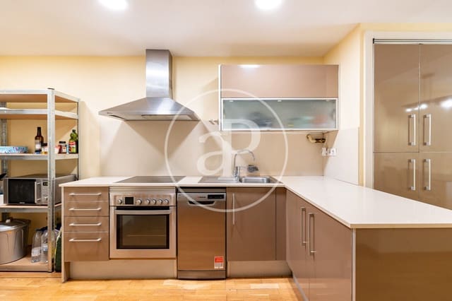 2 slaapkamer Appartement te koop in La Sagrada Família, Barcelona stad met zwembad - € 695.000 (Ref: 9732086)