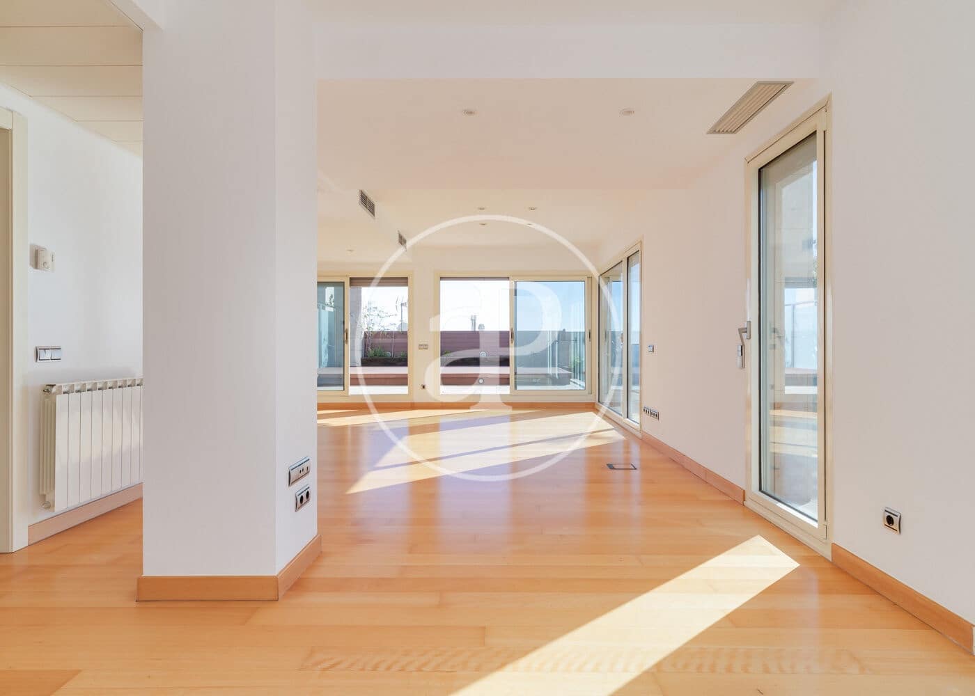 Ático de 3 habitaciones en Barcelona ciudad en venta con piscina - 1.800.000 € (Ref: 9738544)