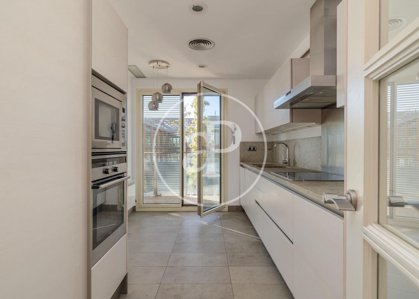 Ático de 3 habitaciones en Barcelona ciudad en venta con piscina - 1.800.000 € (Ref: 9738544)