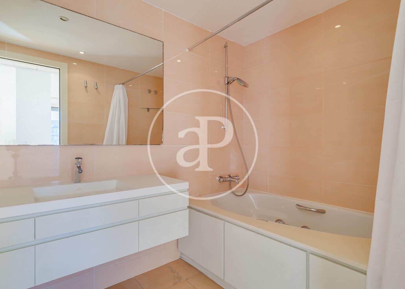 Ático de 3 habitaciones en Barcelona ciudad en venta con piscina - 1.800.000 € (Ref: 9738544)