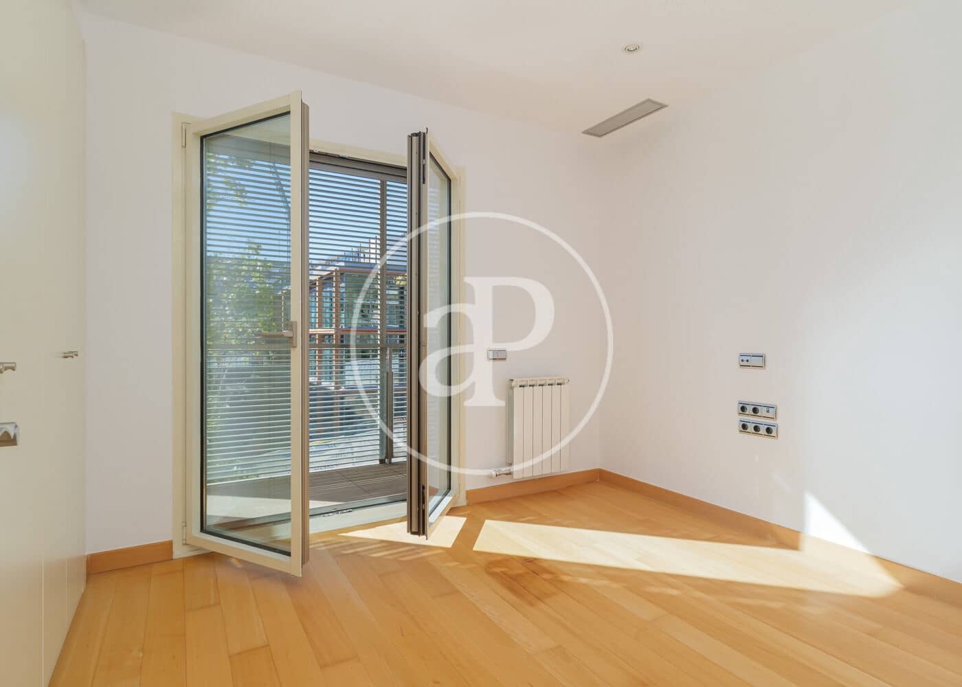 Ático de 3 habitaciones en Barcelona ciudad en venta con piscina - 1.800.000 € (Ref: 9738544)