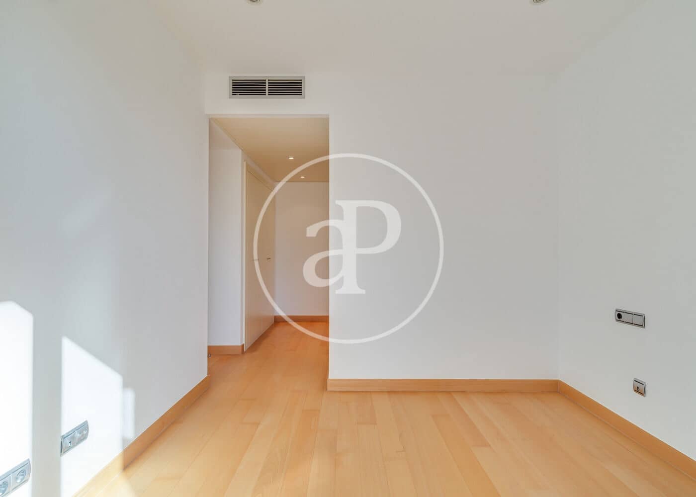 Ático de 3 habitaciones en Barcelona ciudad en venta con piscina - 1.800.000 € (Ref: 9738544)