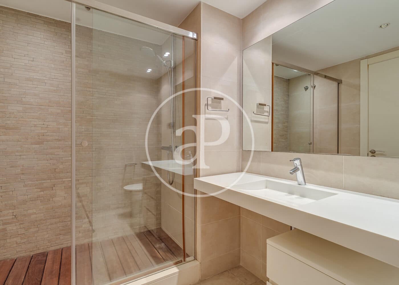 Ático de 3 habitaciones en Barcelona ciudad en venta con piscina - 1.800.000 € (Ref: 9738544)
