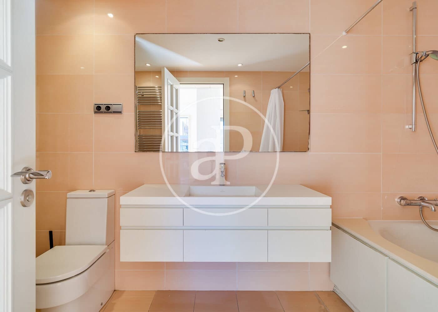 Ático de 3 habitaciones en Barcelona ciudad en venta con piscina - 1.800.000 € (Ref: 9738544)