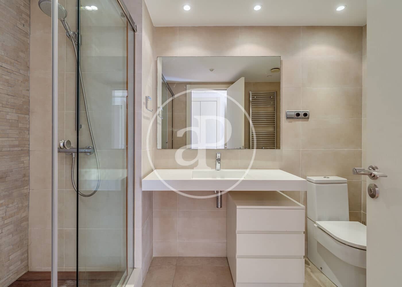 Ático de 3 habitaciones en Barcelona ciudad en venta con piscina - 1.800.000 € (Ref: 9738544)