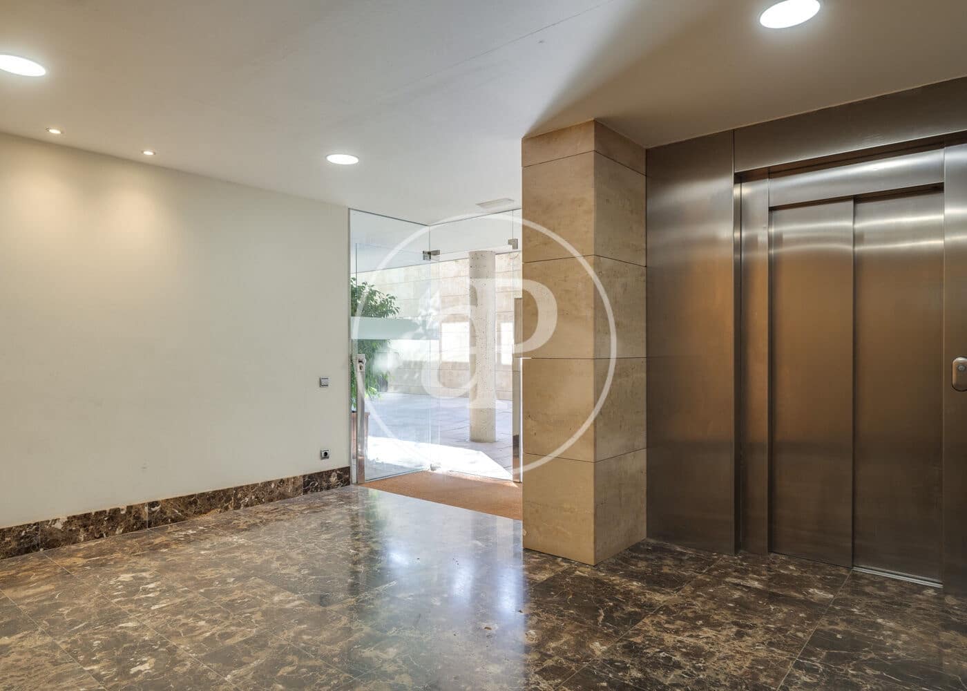 Ático de 3 habitaciones en Barcelona ciudad en venta con piscina - 1.800.000 € (Ref: 9738544)