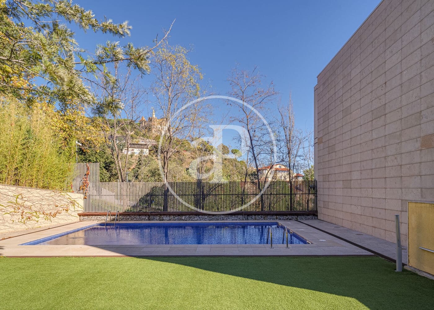 Ático de 3 habitaciones en Barcelona ciudad en venta con piscina - 1.800.000 € (Ref: 9738544)