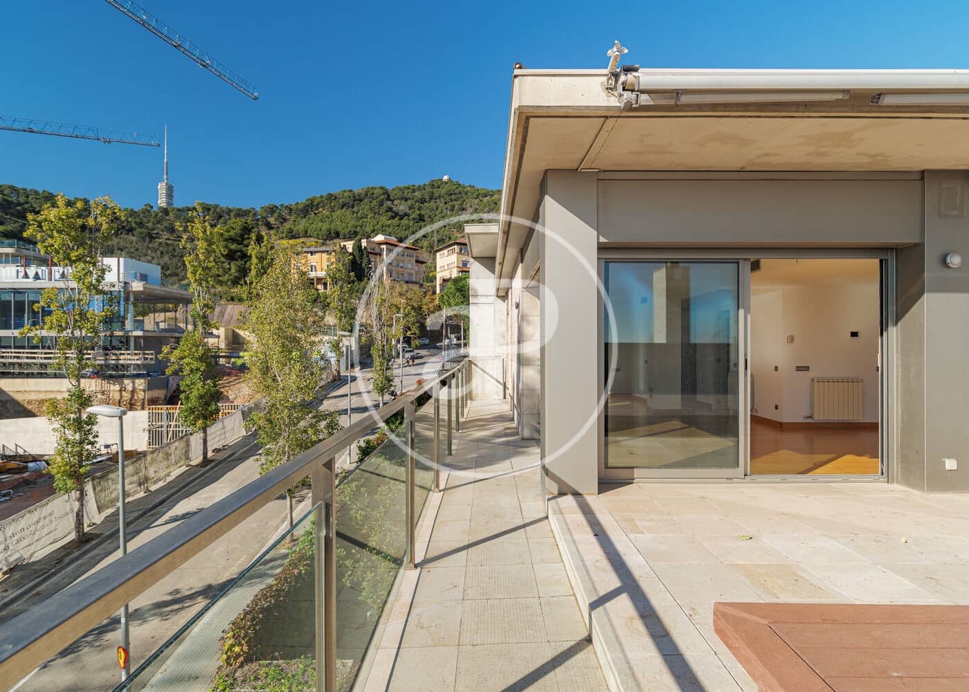 Ático de 3 habitaciones en Barcelona ciudad en venta con piscina - 1.800.000 € (Ref: 9738544)