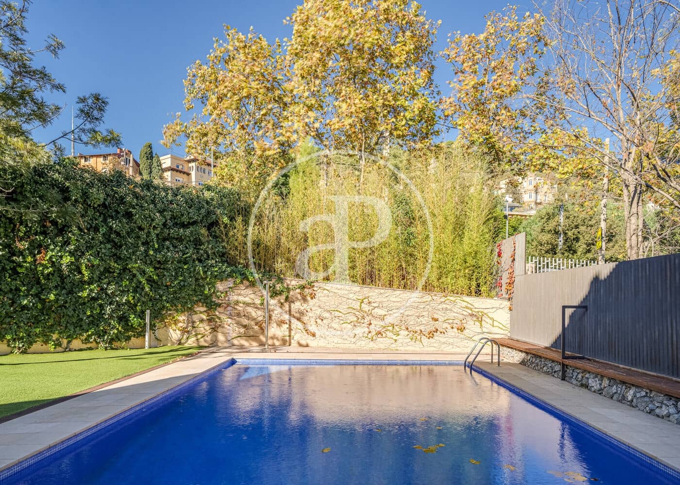 Ático de 3 habitaciones en Barcelona ciudad en venta con piscina - 1.800.000 € (Ref: 9738544)