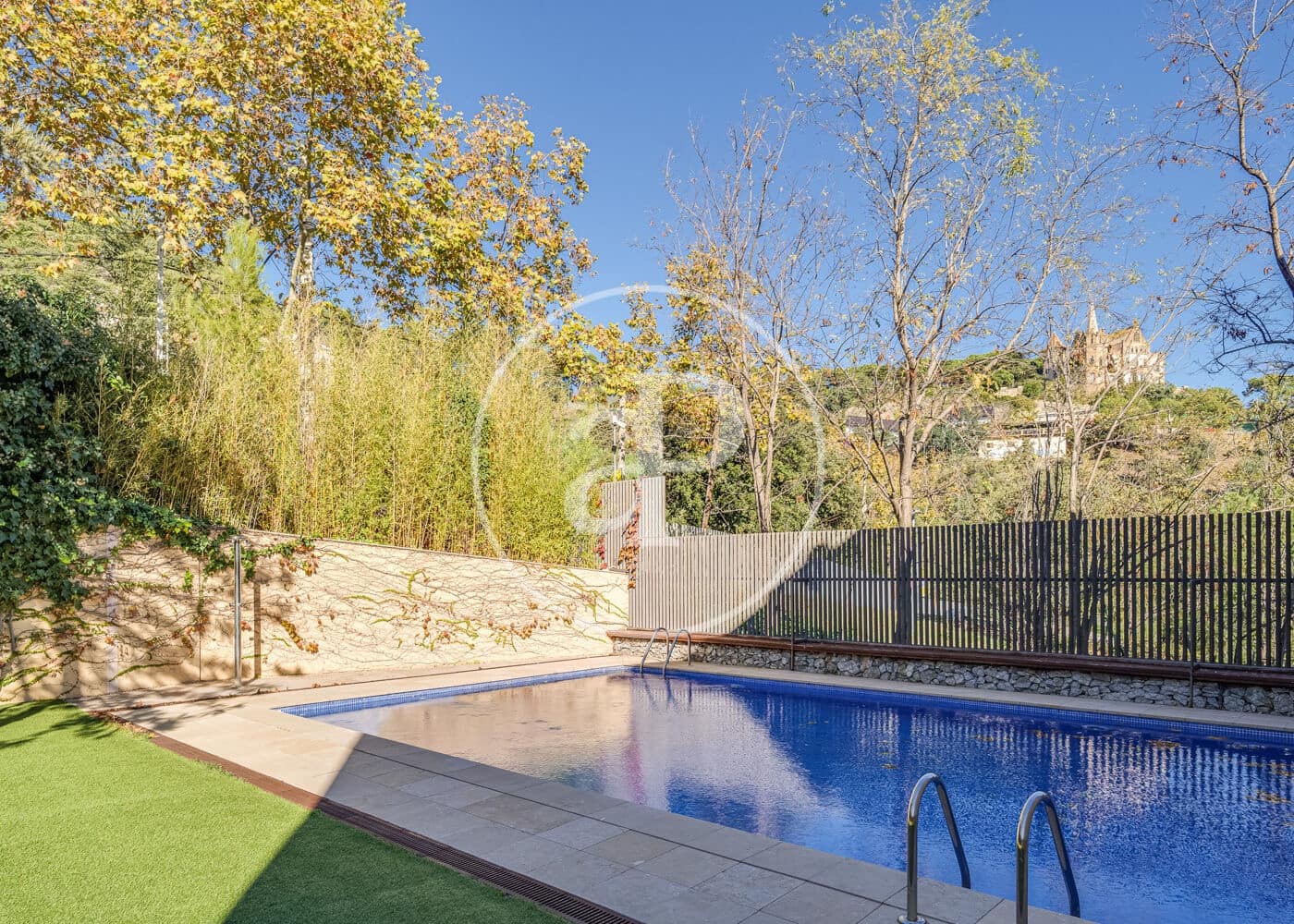 Ático de 3 habitaciones en Barcelona ciudad en venta con piscina - 1.800.000 € (Ref: 9738544)