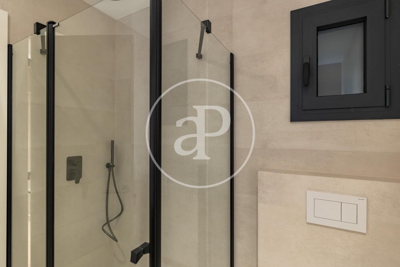 5 bedroom Apartment for sale in Barcelona city - € 2,150,000 (Ref: 9738545)