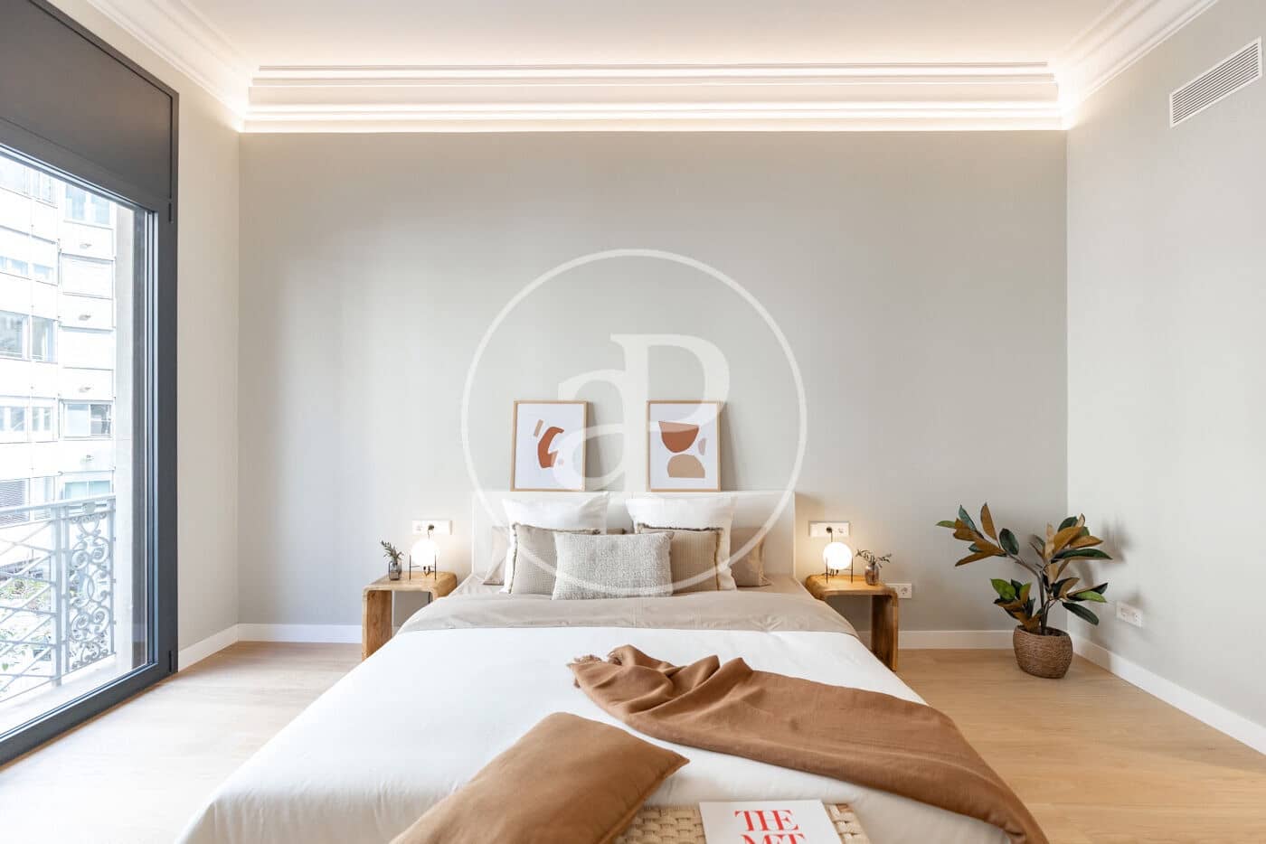 5 bedroom Apartment for sale in Barcelona city - € 2,150,000 (Ref: 9738545)