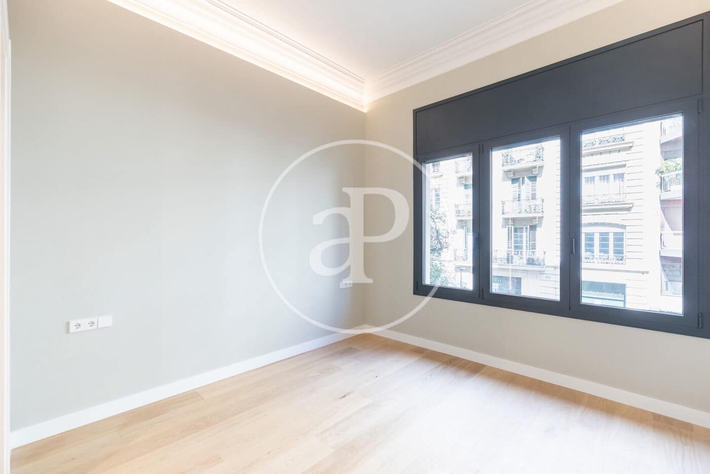 5 bedroom Apartment for sale in Barcelona city - € 2,150,000 (Ref: 9738545)