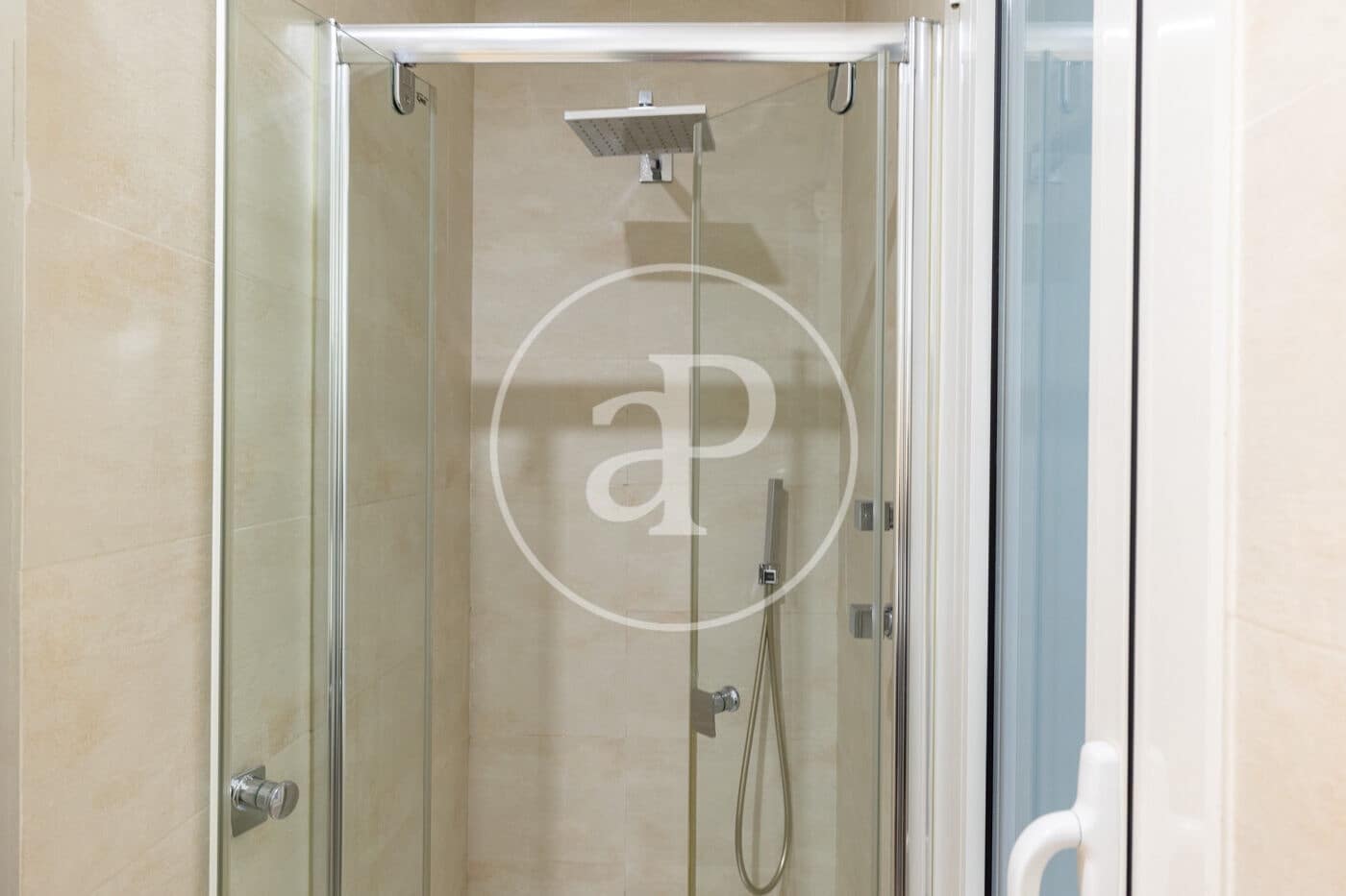 Apartamento de 3 habitaciones en Barcelona ciudad en venta - 1.250.000 € (Ref: 9738546)